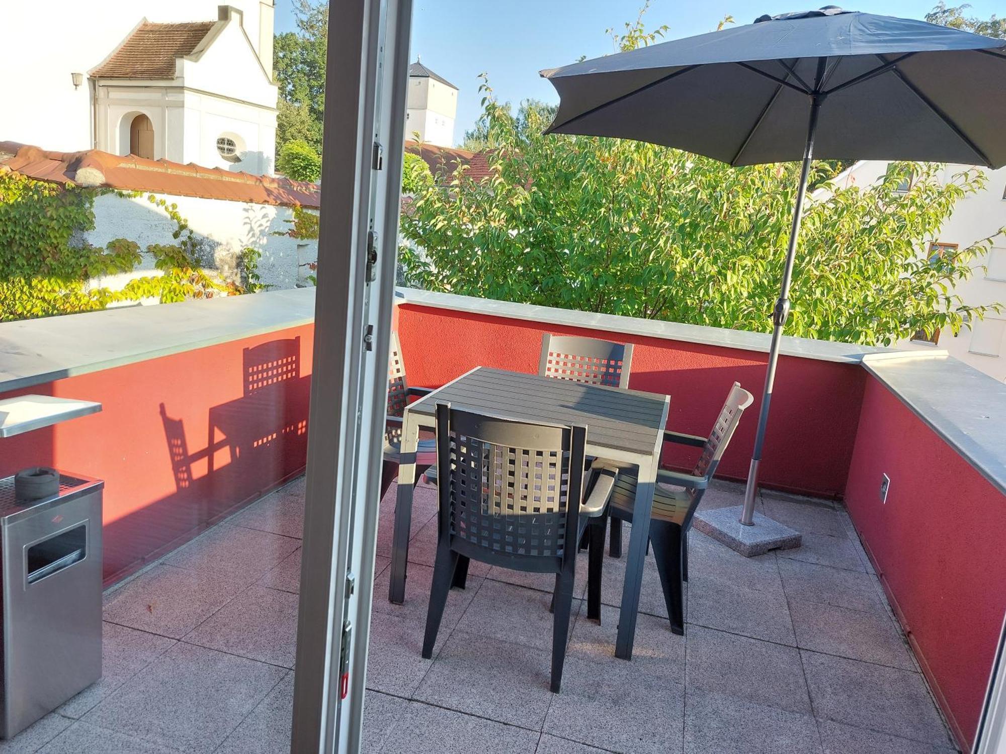 Pension Am Kirchberg Wehringen Εξωτερικό φωτογραφία