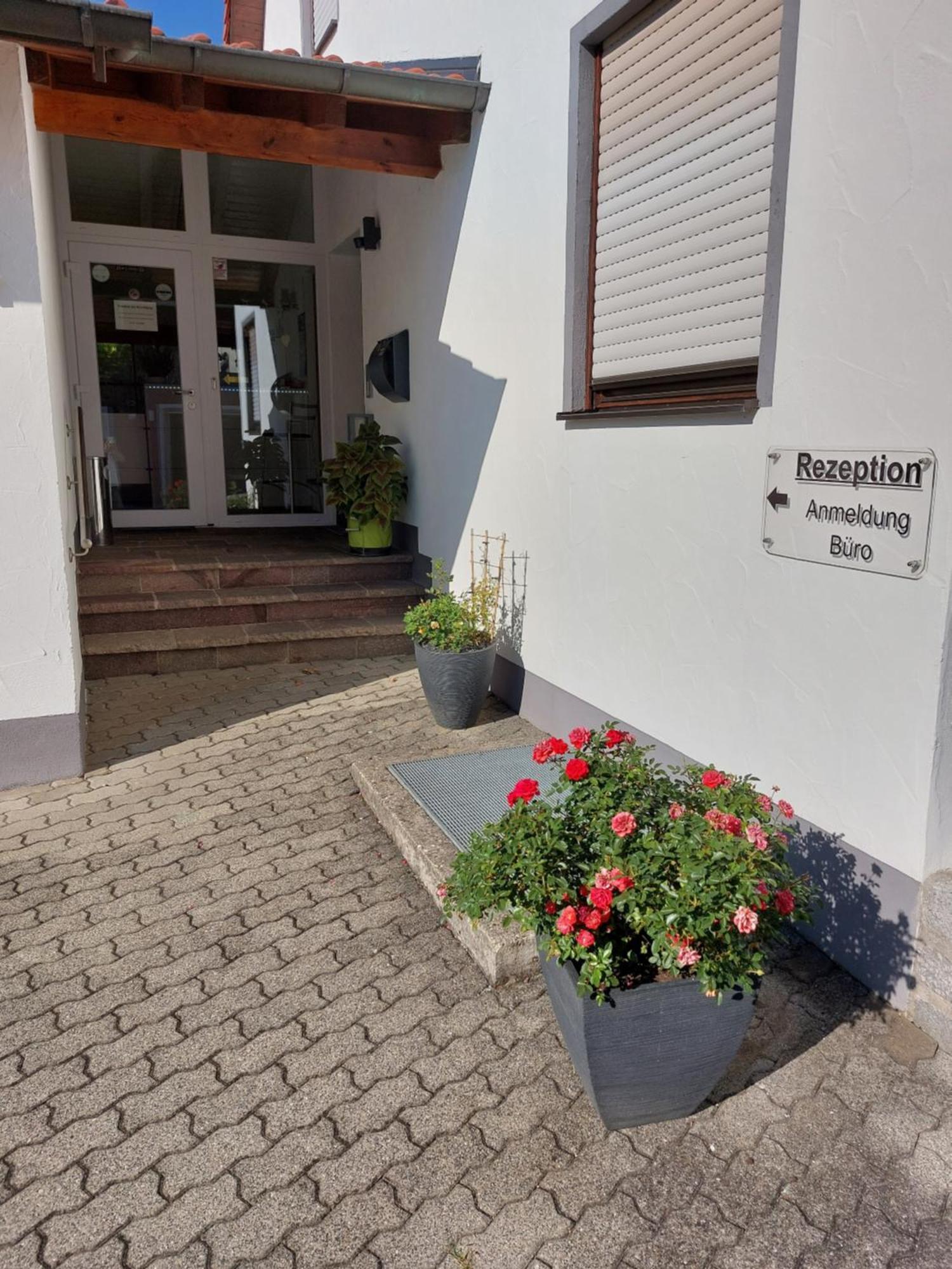 Pension Am Kirchberg Wehringen Εξωτερικό φωτογραφία