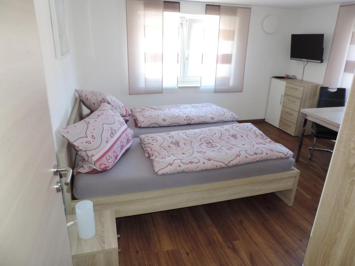 Pension Am Kirchberg Wehringen Εξωτερικό φωτογραφία
